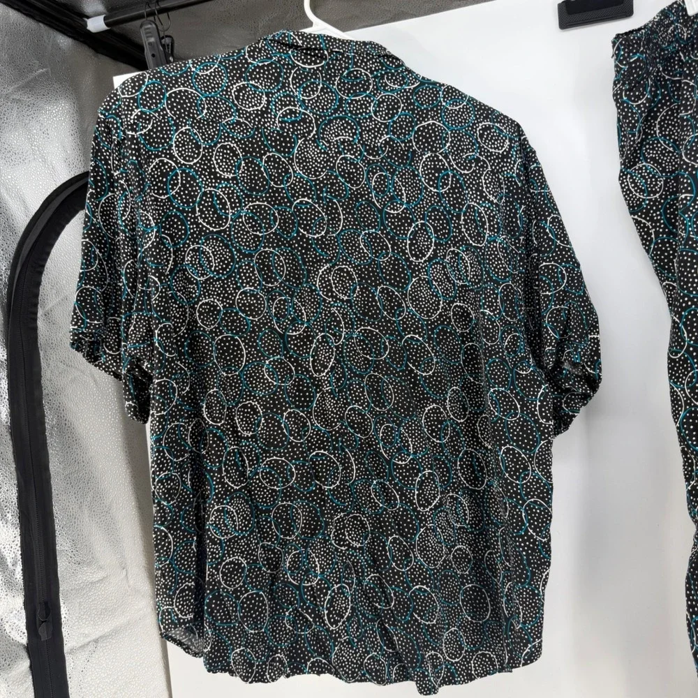 Maggie Lawrence measurements shirt
